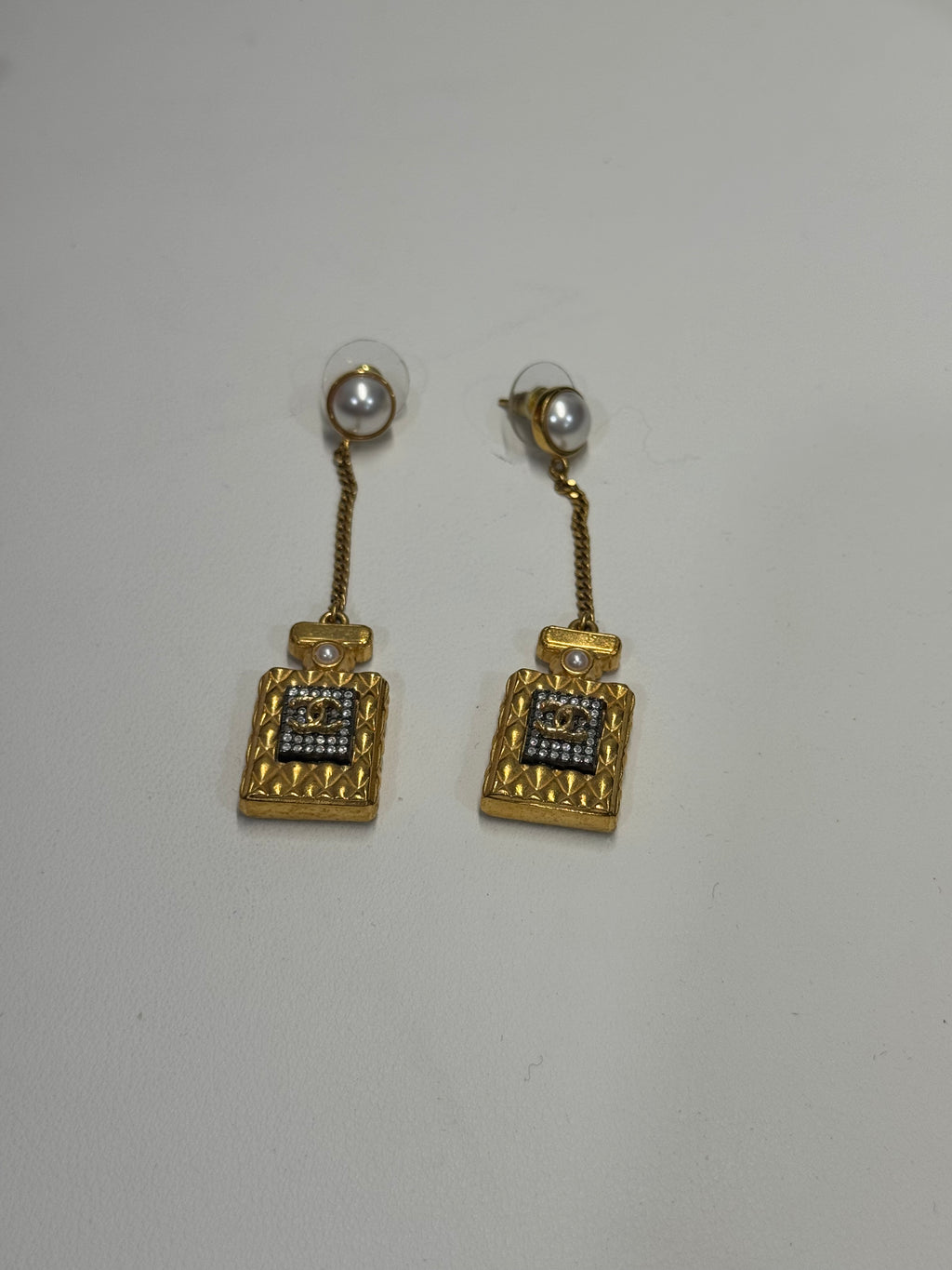 Chanel dangle perfum
