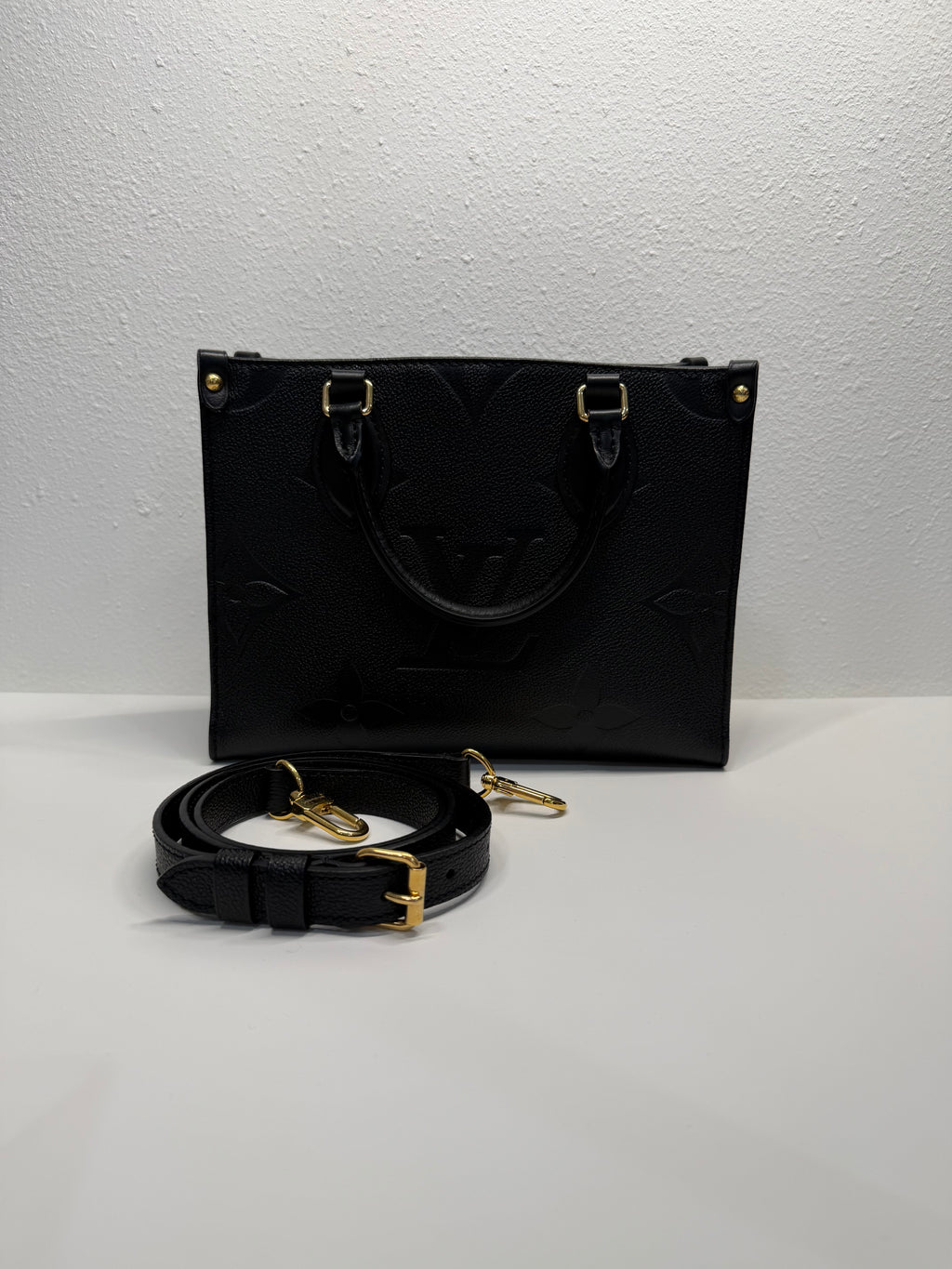 Louis Vuitton on the go pm