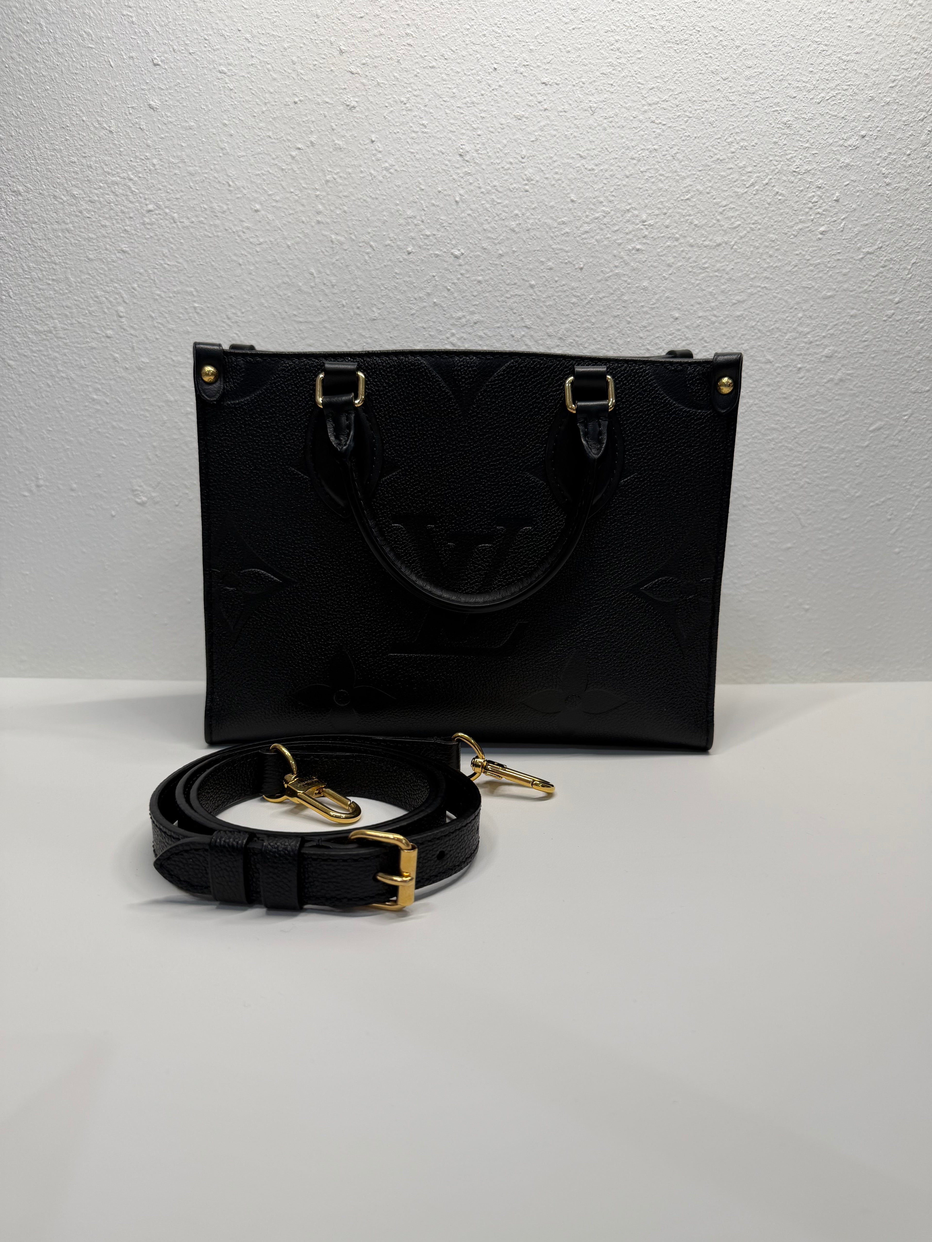 Louis Vuitton on the go pm