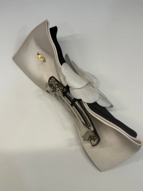 Chanel bow
