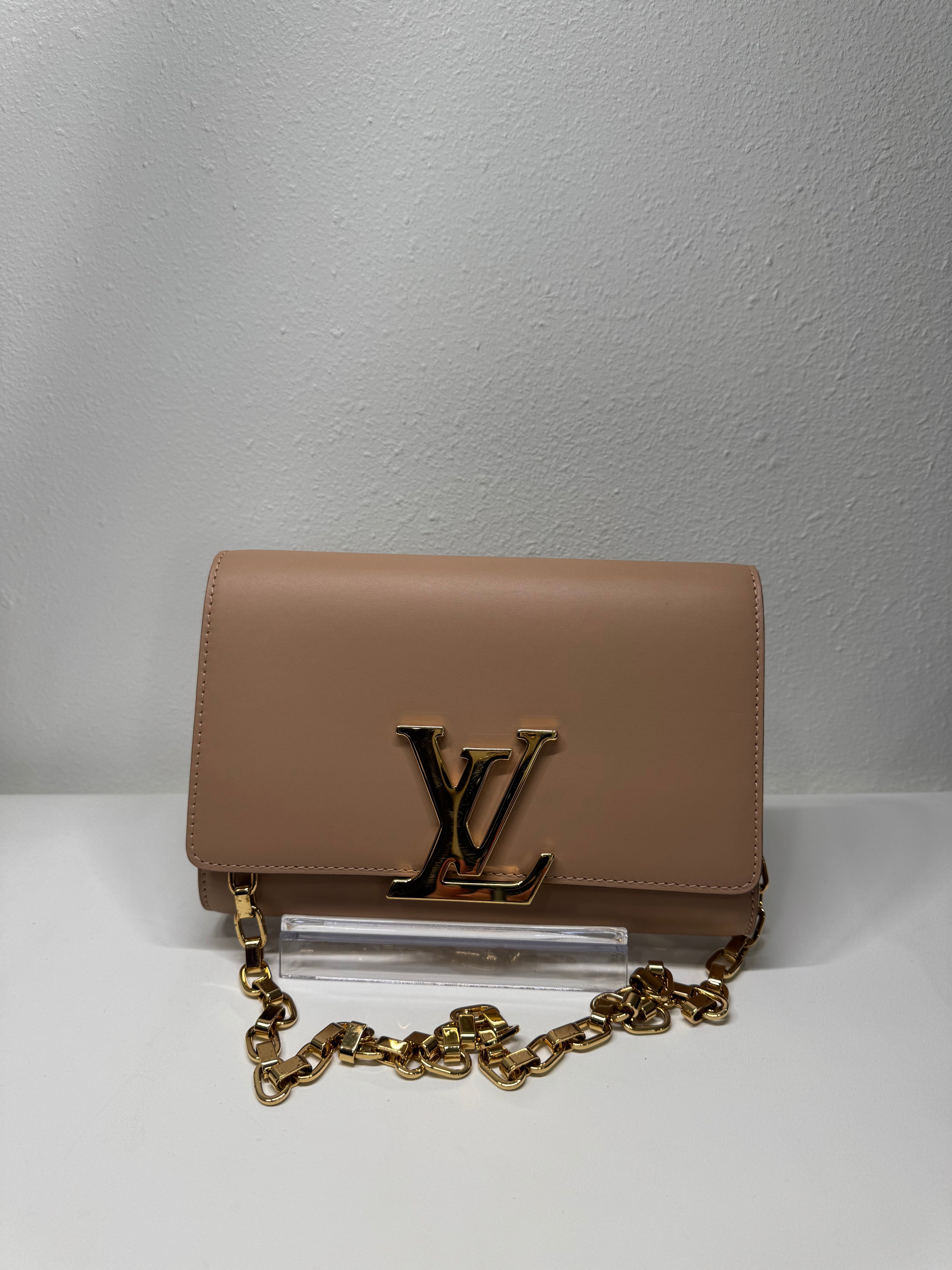 Louis Vuitton louise chain