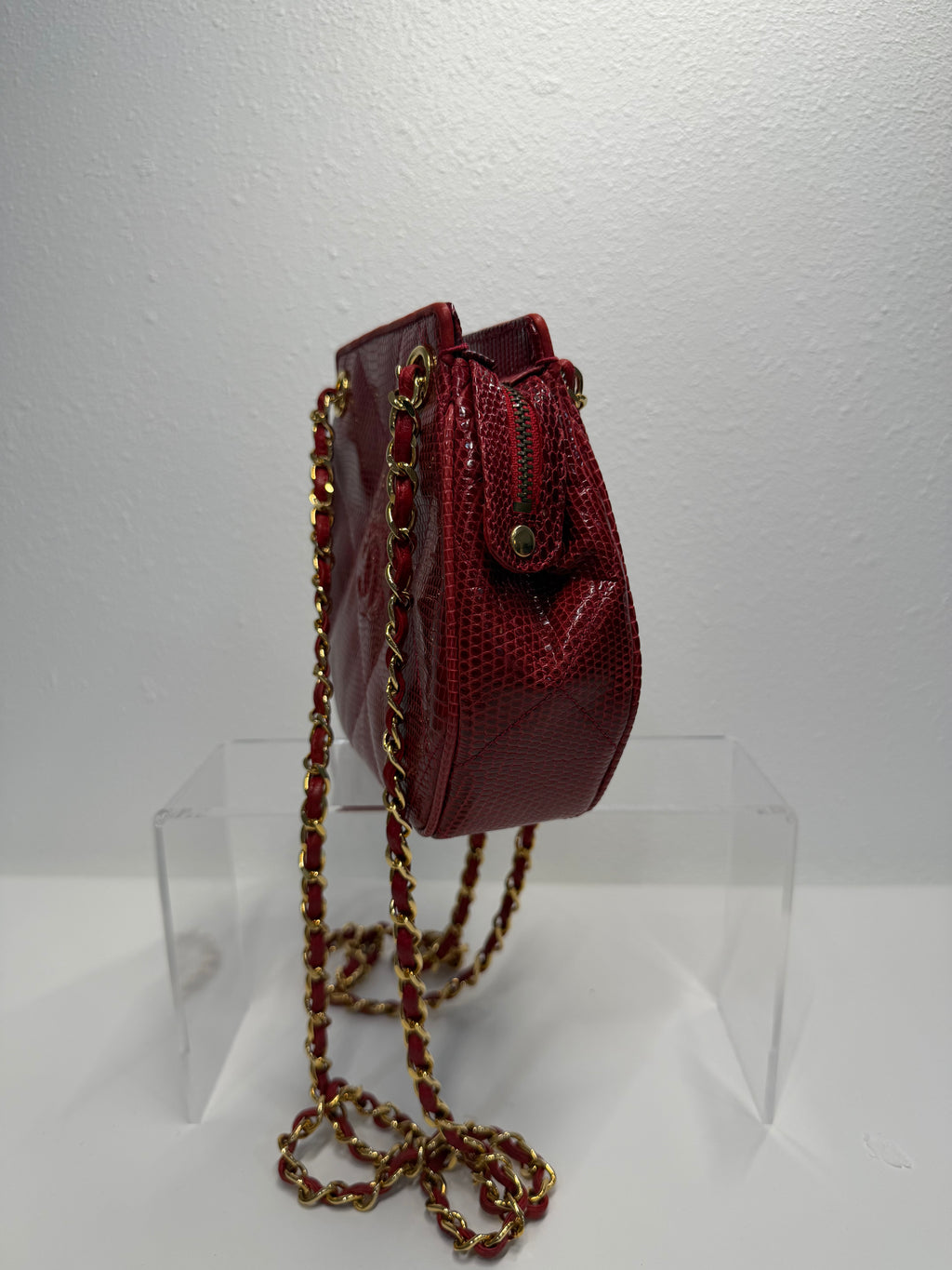 Chanel rendezvous with chain
